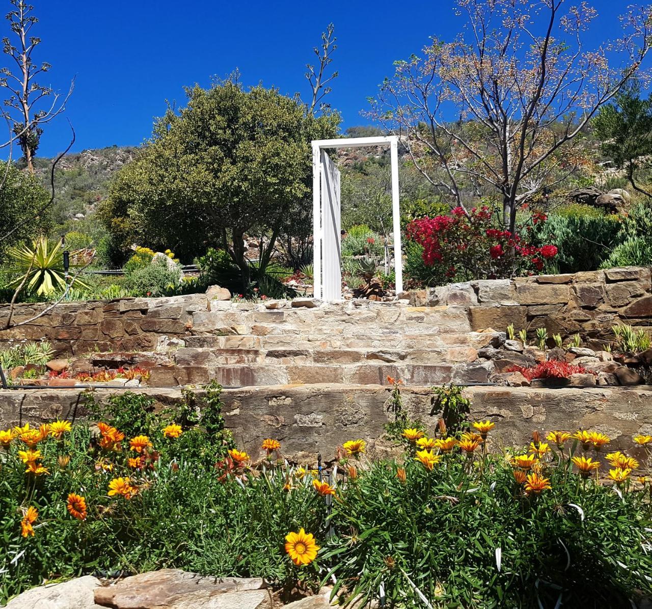 Montagu Little Sanctuary - Hot Spring Access At Reduced Price Apartment Екстериор снимка